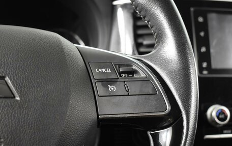 Mitsubishi Outlander III рестайлинг 3, 2021 год, 2 250 000 рублей, 14 фотография