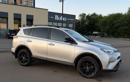 Toyota RAV4, 2019 год, 2 450 000 рублей, 3 фотография