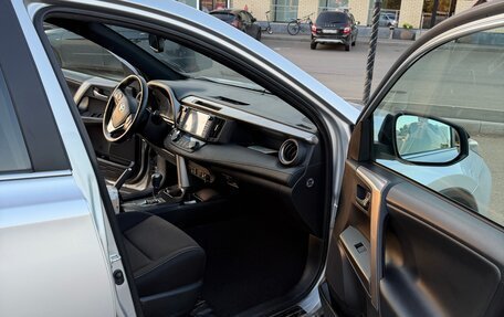 Toyota RAV4, 2019 год, 2 450 000 рублей, 11 фотография