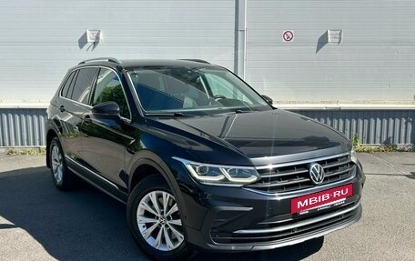 Volkswagen Tiguan II, 2020 год, 2 849 000 рублей, 3 фотография