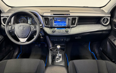 Toyota RAV4, 2017 год, 2 220 000 рублей, 12 фотография
