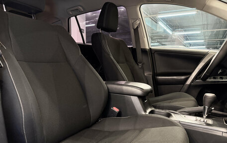 Toyota RAV4, 2017 год, 2 220 000 рублей, 15 фотография