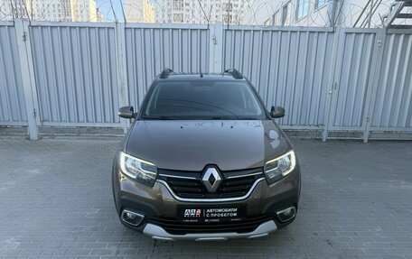 Renault Sandero II рестайлинг, 2020 год, 1 090 000 рублей, 2 фотография
