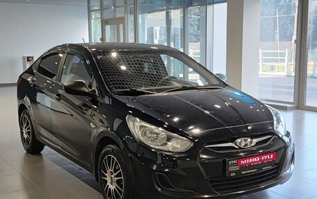 Hyundai Solaris II рестайлинг, 2013 год, 810 000 рублей, 3 фотография