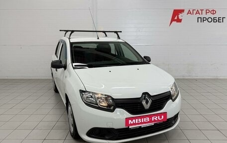 Renault Logan II, 2017 год, 850 000 рублей, 3 фотография