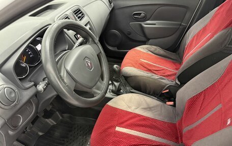 Renault Logan II, 2017 год, 850 000 рублей, 18 фотография