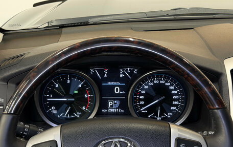 Toyota Land Cruiser 200, 2012 год, 3 100 000 рублей, 9 фотография
