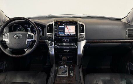 Toyota Land Cruiser 200, 2012 год, 3 100 000 рублей, 12 фотография
