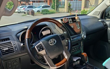 Toyota Land Cruiser Prado 150 рестайлинг 2, 2013 год, 3 300 000 рублей, 5 фотография