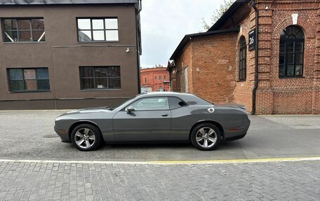 Dodge Challenger III рестайлинг 2, 2018 год, 3 200 000 рублей, 4 фотография