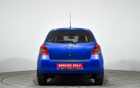 Toyota Yaris III рестайлинг, 2007 год, 439 000 рублей, 7 фотография