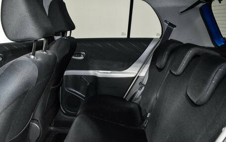 Toyota Yaris III рестайлинг, 2007 год, 439 000 рублей, 13 фотография