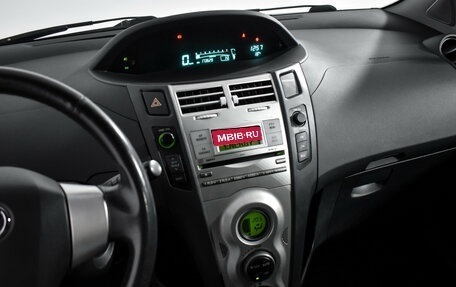 Toyota Yaris III рестайлинг, 2007 год, 439 000 рублей, 17 фотография