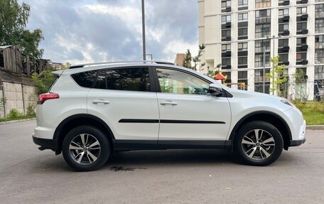 Toyota RAV4, 2018 год, 4 фотография