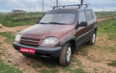 Chevrolet Niva I рестайлинг, 2003 год, 260 000 рублей, 1 фотография