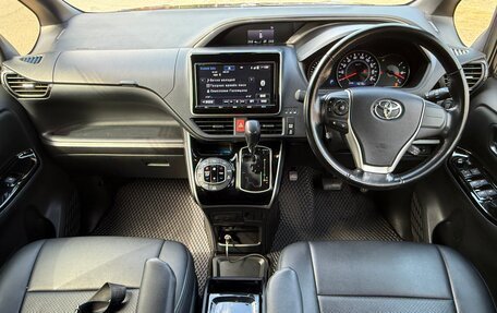 Toyota Voxy III, 2018 год, 2 250 000 рублей, 15 фотография