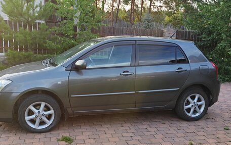 Toyota Corolla, 2004 год, 750 000 рублей, 4 фотография