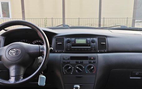 Toyota Corolla, 2004 год, 750 000 рублей, 18 фотография