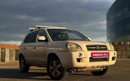 Hyundai Tucson III, 2008 год, 650 000 рублей, 2 фотография