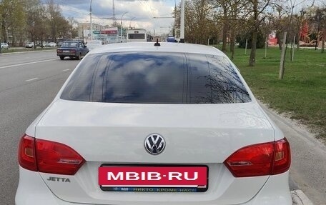 Volkswagen Jetta VI, 2013 год, 840 000 рублей, 2 фотография