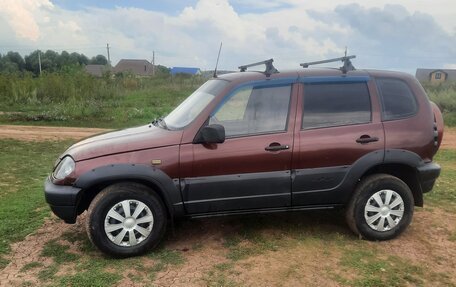 Chevrolet Niva I рестайлинг, 2003 год, 260 000 рублей, 2 фотография