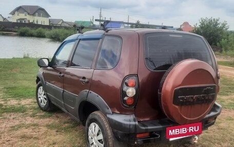 Chevrolet Niva I рестайлинг, 2003 год, 260 000 рублей, 3 фотография