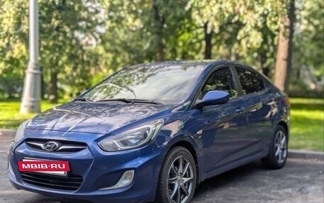 Hyundai Solaris II рестайлинг, 2011 год, 550 000 рублей, 2 фотография