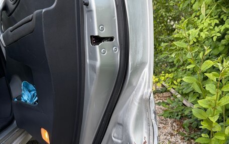 Renault Koleos I рестайлинг 2, 2010 год, 800 000 рублей, 21 фотография