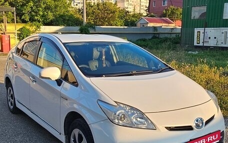 Toyota Prius, 2012 год, 895 000 рублей, 1 фотография