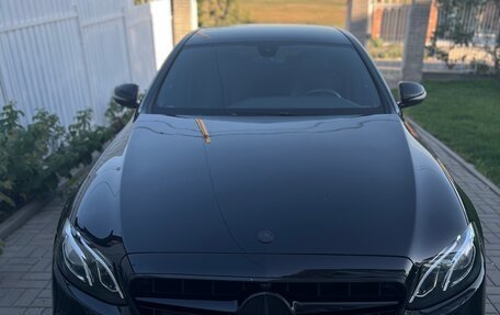 Mercedes-Benz E-Класс, 2019 год, 3 150 000 рублей, 6 фотография