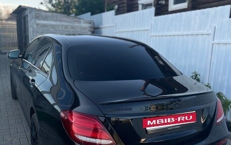 Mercedes-Benz E-Класс, 2019 год, 3 150 000 рублей, 4 фотография