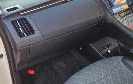 Toyota Prius, 2012 год, 895 000 рублей, 6 фотография