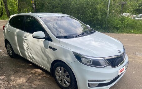 KIA Rio III рестайлинг, 2015 год, 1 000 000 рублей, 2 фотография