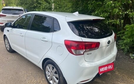 KIA Rio III рестайлинг, 2015 год, 1 000 000 рублей, 3 фотография