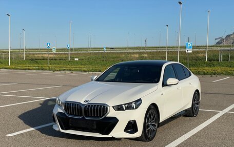 BMW 5 серия, 2023 год, 6 150 000 рублей, 2 фотография