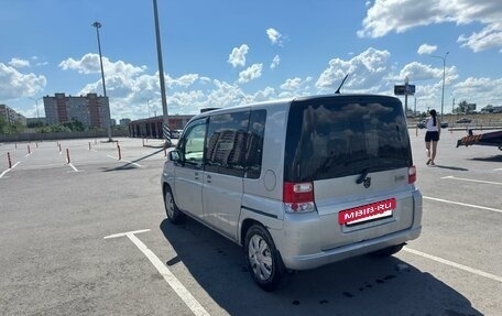 Honda Mobilio I, 2004 год, 380 000 рублей, 4 фотография