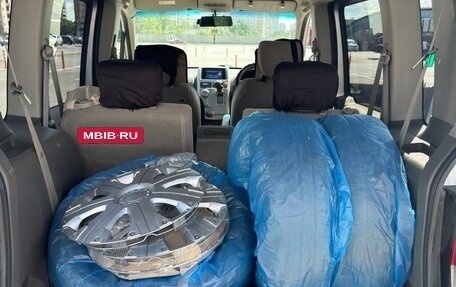 Honda Mobilio I, 2004 год, 380 000 рублей, 8 фотография