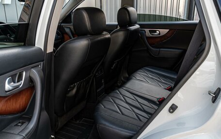 Infiniti QX70, 2014 год, 2 150 000 рублей, 11 фотография