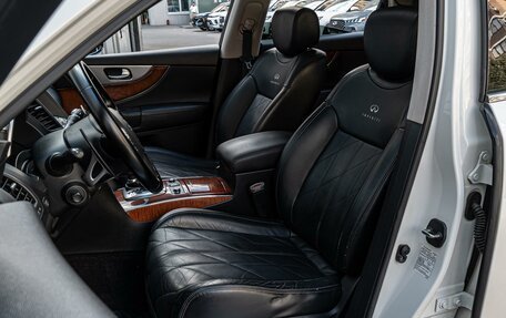 Infiniti QX70, 2014 год, 2 150 000 рублей, 10 фотография