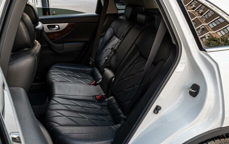 Infiniti QX70, 2014 год, 2 150 000 рублей, 9 фотография