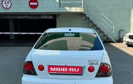 Toyota Altezza, 2004 год, 955 000 рублей, 5 фотография