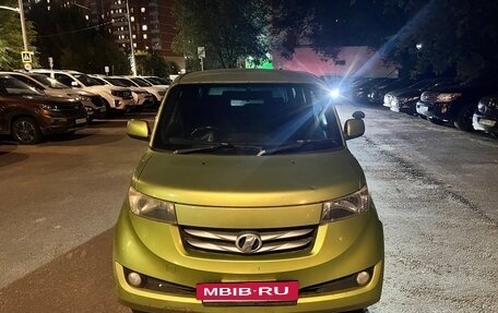 Toyota bB II рестайлинг, 2006 год, 380 000 рублей, 2 фотография