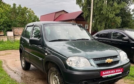 Chevrolet Niva I рестайлинг, 2018 год, 750 000 рублей, 2 фотография