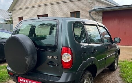 Chevrolet Niva I рестайлинг, 2018 год, 750 000 рублей, 5 фотография