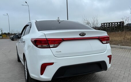 KIA Rio IV, 2017 год, 1 370 000 рублей, 3 фотография
