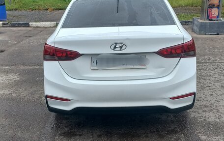 Hyundai Solaris II рестайлинг, 2019 год, 680 000 рублей, 4 фотография