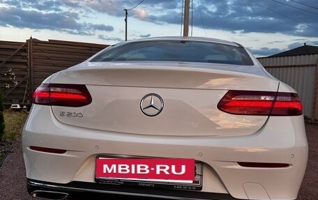 Mercedes-Benz E-Класс, 2018 год, 3 750 000 рублей, 5 фотография