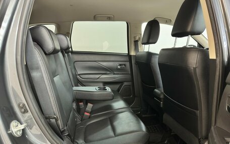 Mitsubishi Outlander III рестайлинг 3, 2017 год, 2 720 000 рублей, 16 фотография