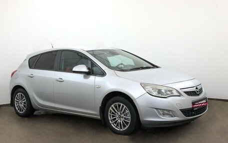 Opel Astra J, 2010 год, 657 000 рублей, 1 фотография