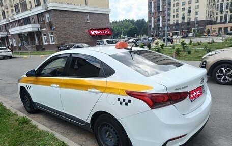 Hyundai Solaris II рестайлинг, 2018 год, 630 000 рублей, 1 фотография